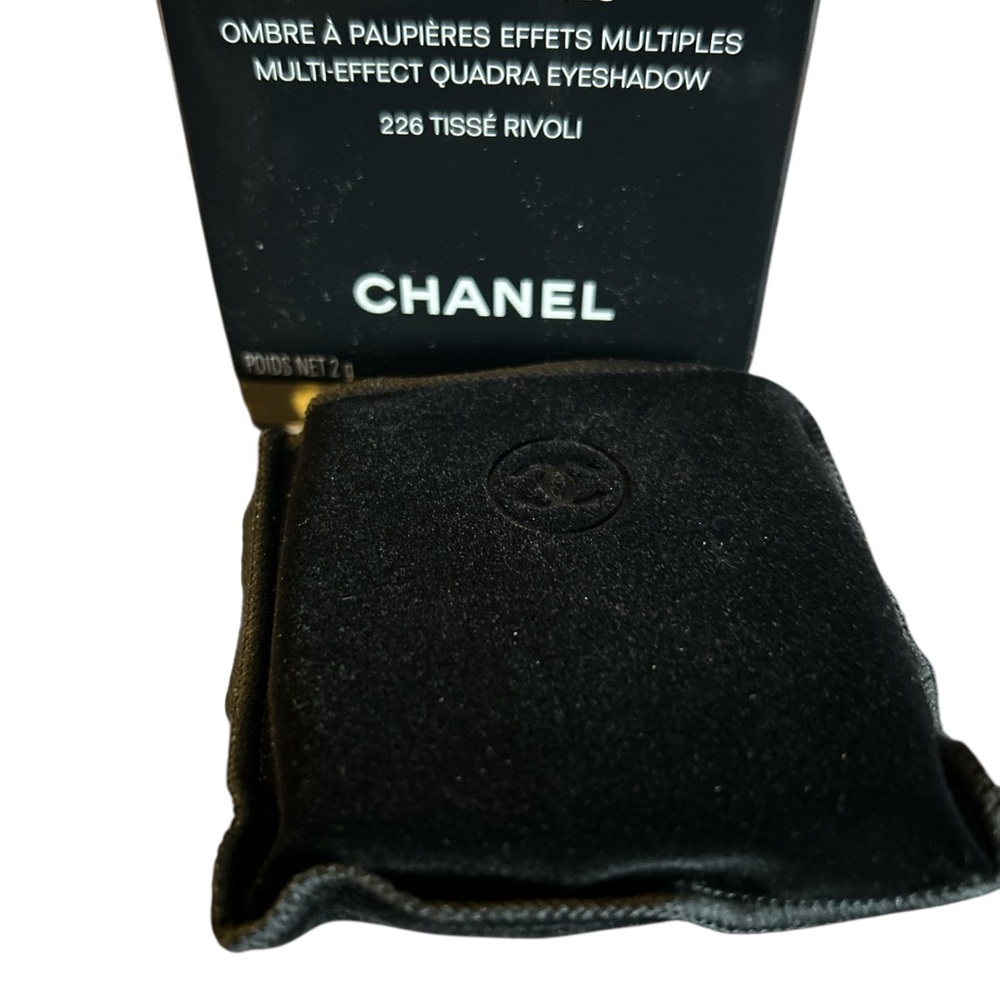 CHANEL Multi-Effect Eyeshadow Quad in Neutral Tones - Picture 2 of 5